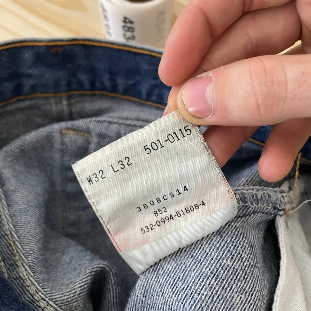 Vintage Levis 501 Jeans Mens 32x32 fits 30x31 Made in USA Dark Wash 90s Button